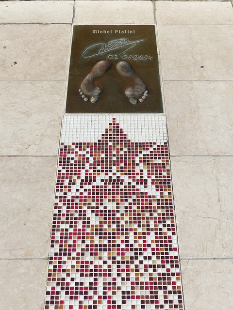 了更多不可 了更多不可